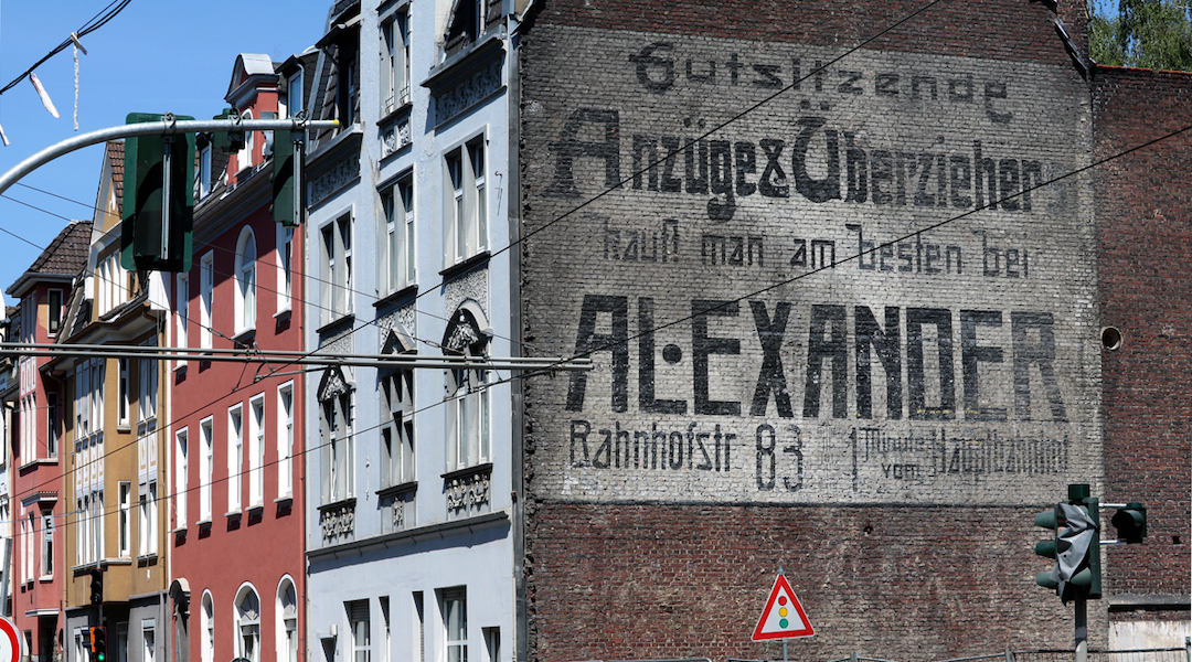 Gelsenkirchen: Alte Wandreklame der Firma Alexander ist Fenster in die Vergangenheit