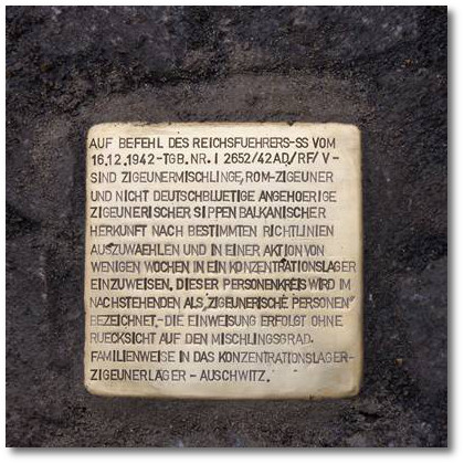 Der so genannte 'Auschwitz-Erlass', festgehalten auf einem Stolperstein