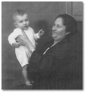 Albert and Oma Isacson in May 1922