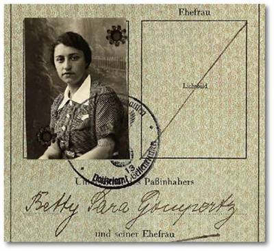 Reisepass von Betty Gompertz mit dem von den Nazis fr jdische Menschen ab August 1938 vorgeschriebenen Zwangsvornamen 'Sara'