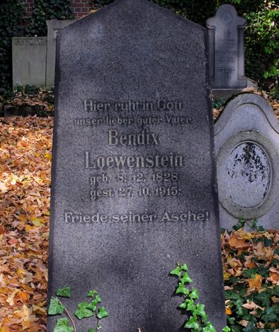 Bendix Lwensteins Grab auf dem Jdischen Friedhof an der Wanner Strasse