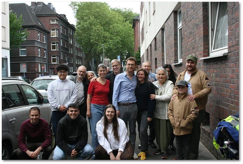 Stolpersteinverlegung für Familie Eberhard Hirsch in Gelsenkirchen mit den Nachfahren und den Stolpersteinpaten Stolpersteine für Familie Eberhard Hirsch
