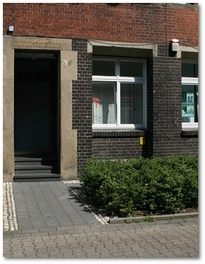 An der Von-Der_Recke-Straße 9 in Gelsenkirchen lebte die jüdische Familie Adolf-Abraham Hirsch